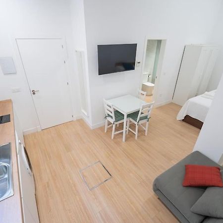 Estudio A Estrenar En San Bernardo Севиля Екстериор снимка